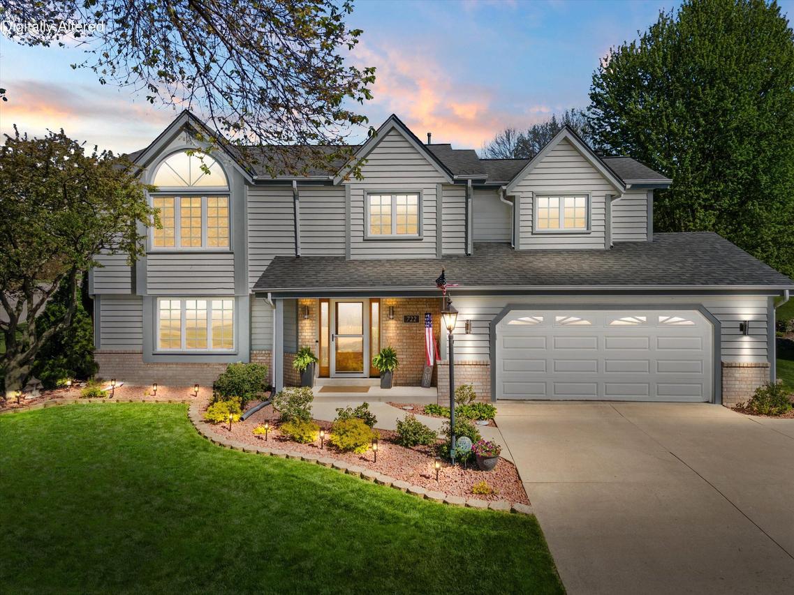 722 Greenway Ter, Hartland, WI 53029