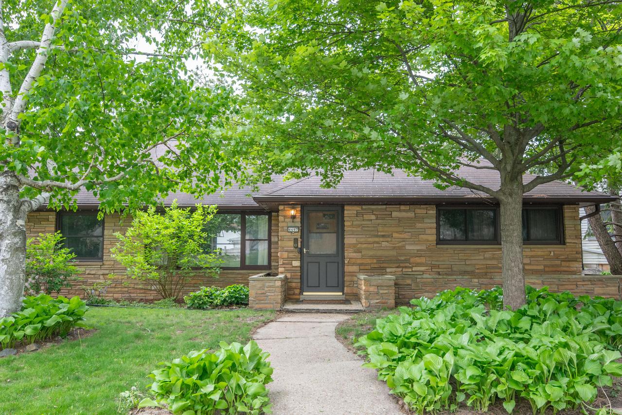 4447 W Midland Dr, Milwaukee, WI 53219
