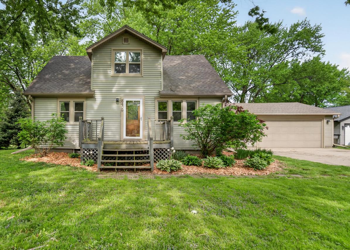 8409 S 35th St, Franklin, WI 53132