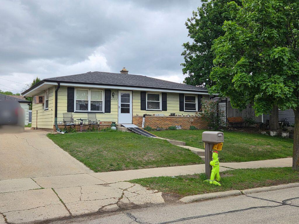 4608 39th Ave, Kenosha, WI 53144