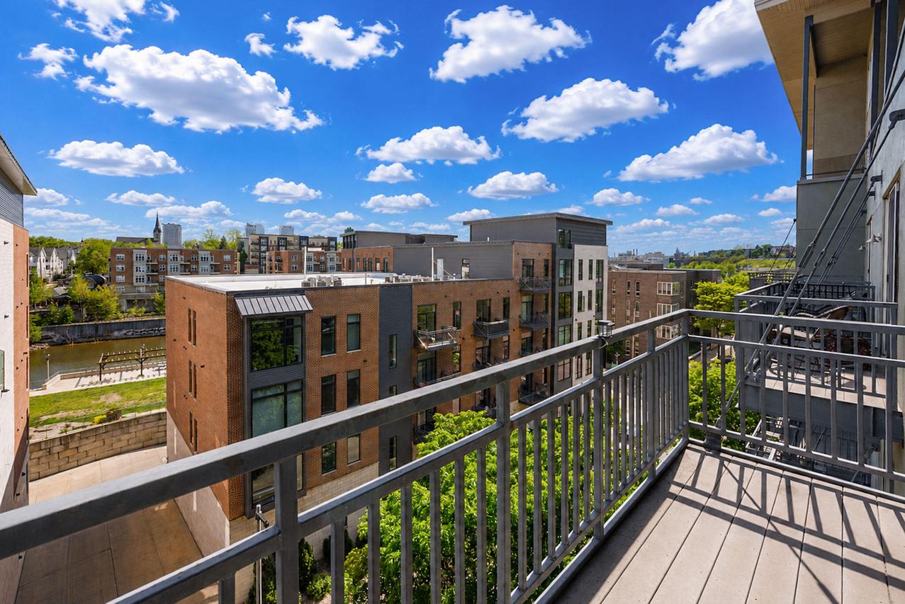 2080 N Commerce St #406, Milwaukee, WI 53212