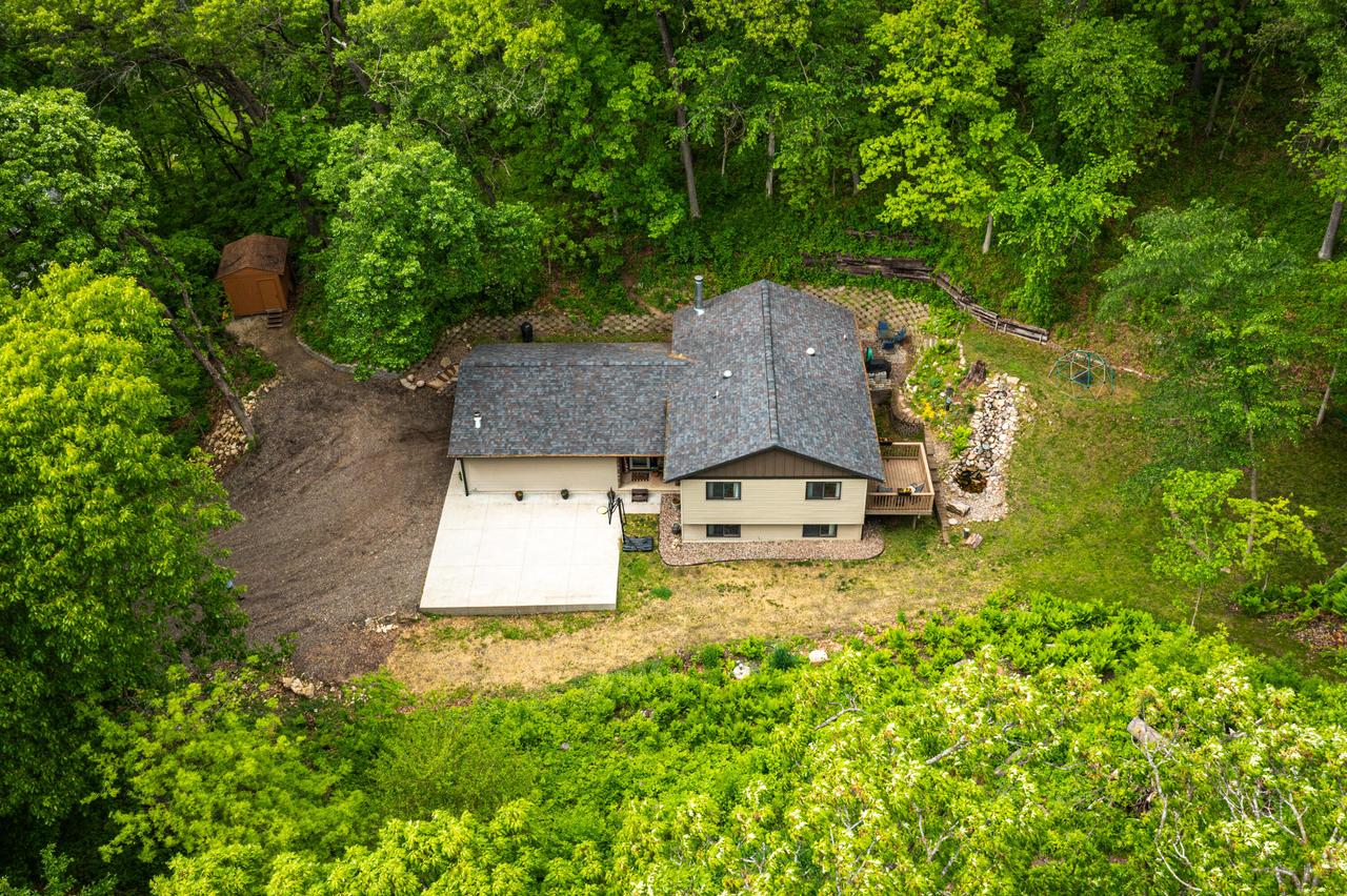 N6316 Three Party Rd, Onalaska, WI 54636