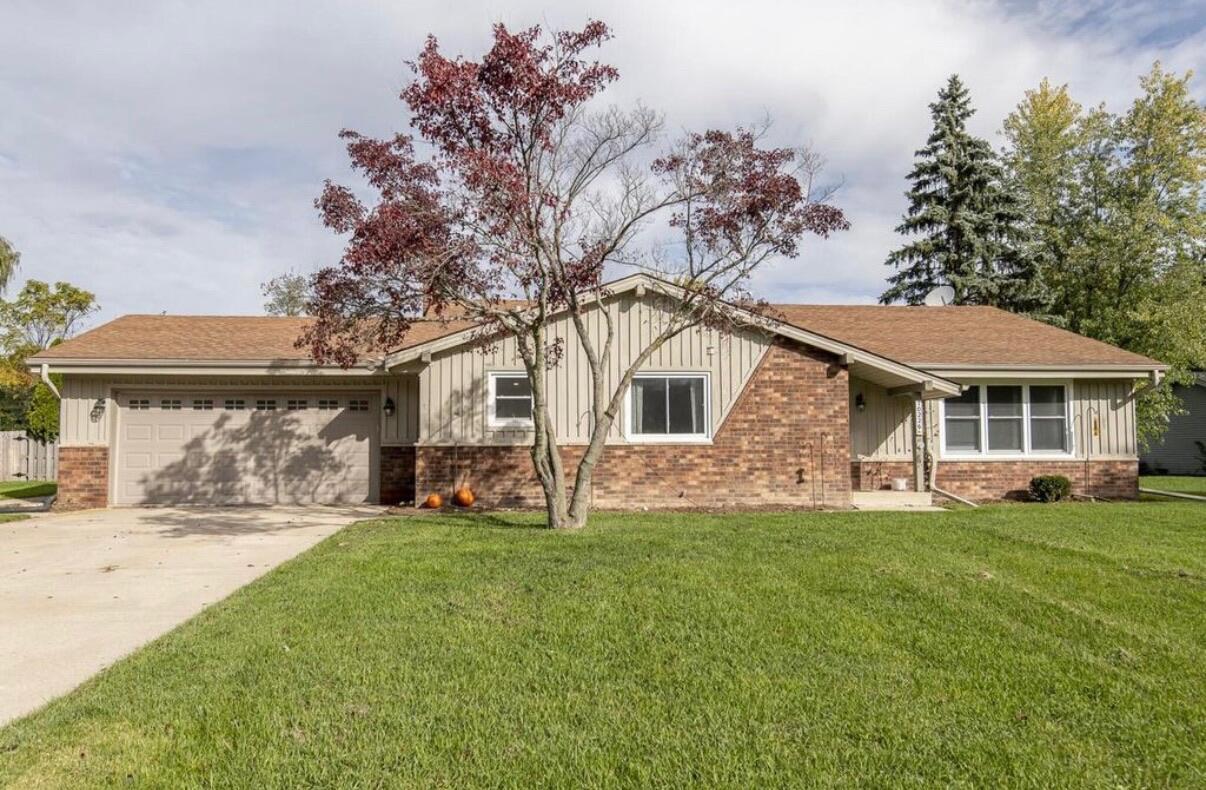10226 W Steeple View, Franklin, WI 53132