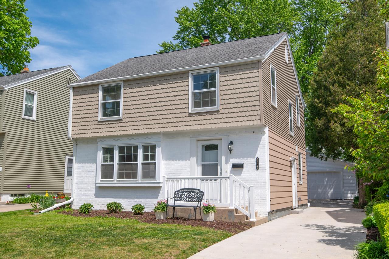 4508 N Woodruff Ave, Shorewood, WI 53211