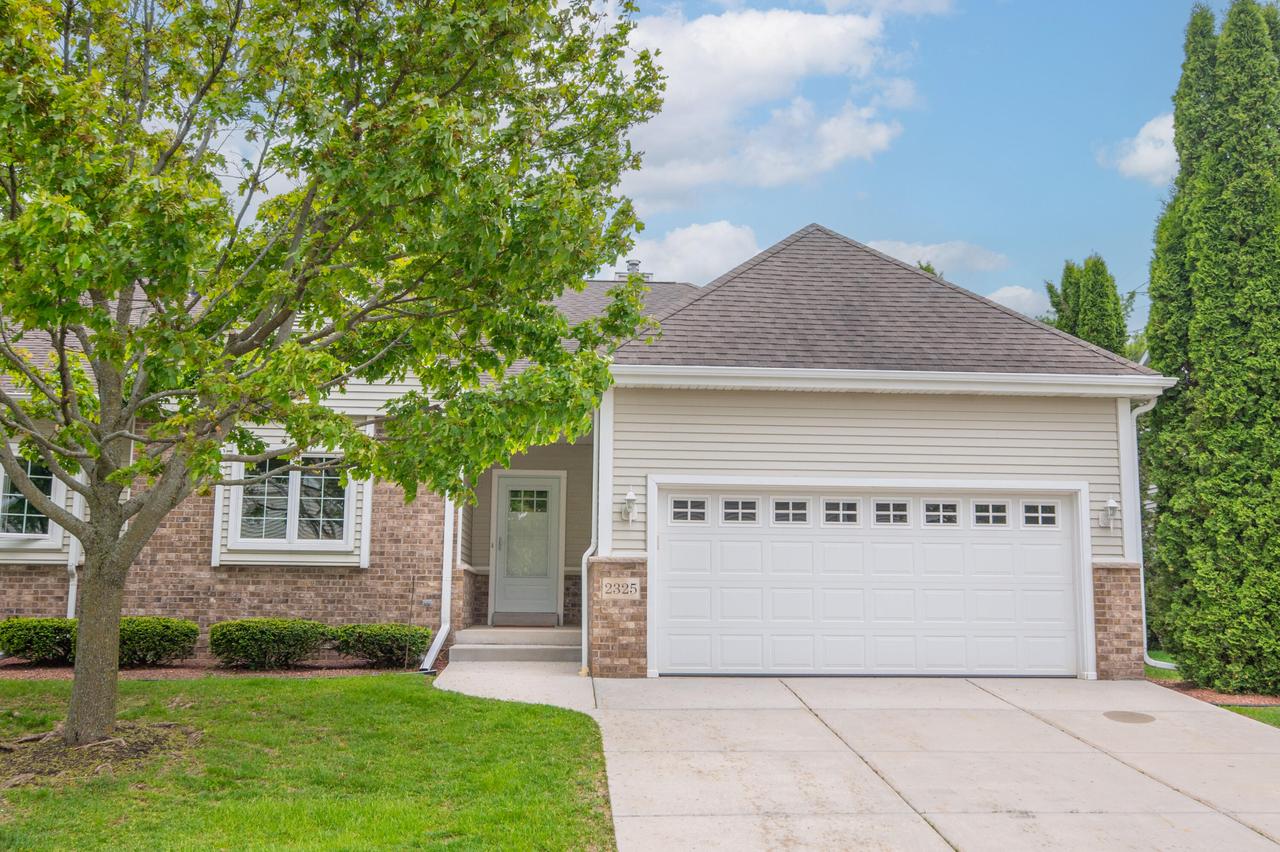 2325 Caribou Ln, Grafton, WI 53024
