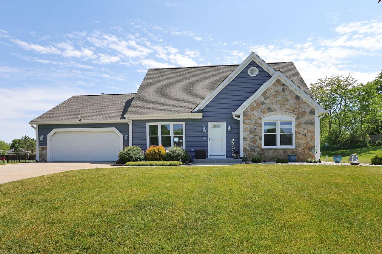 11821 242nd Ave, Salem Lakes, WI 53179