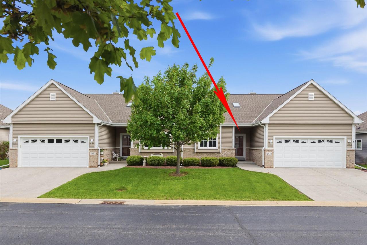 2412 Stoney Ln #2, Grafton, WI 53024