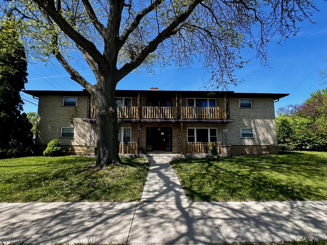8708 W Villard Ave, Milwaukee, WI 53225