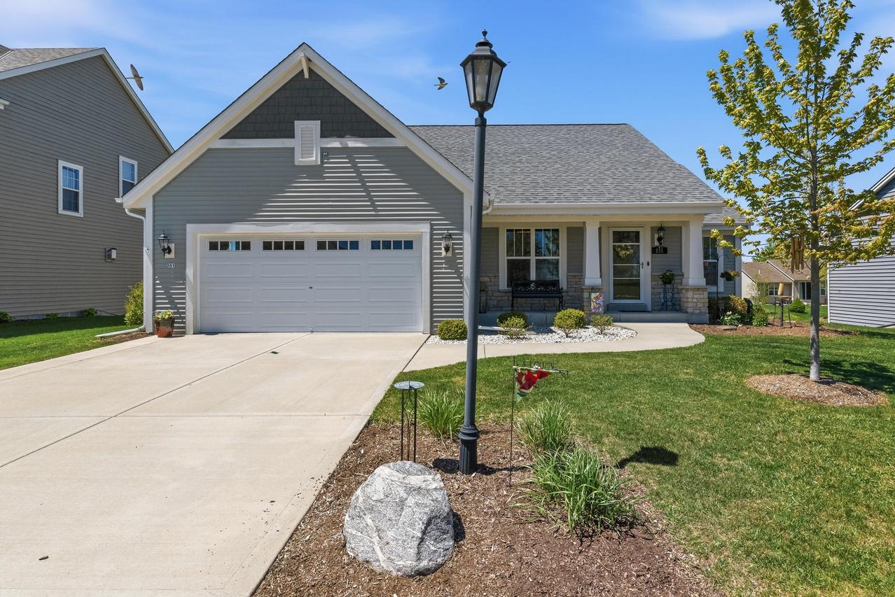 251 Indigo Dr, Port Washington, WI 53074