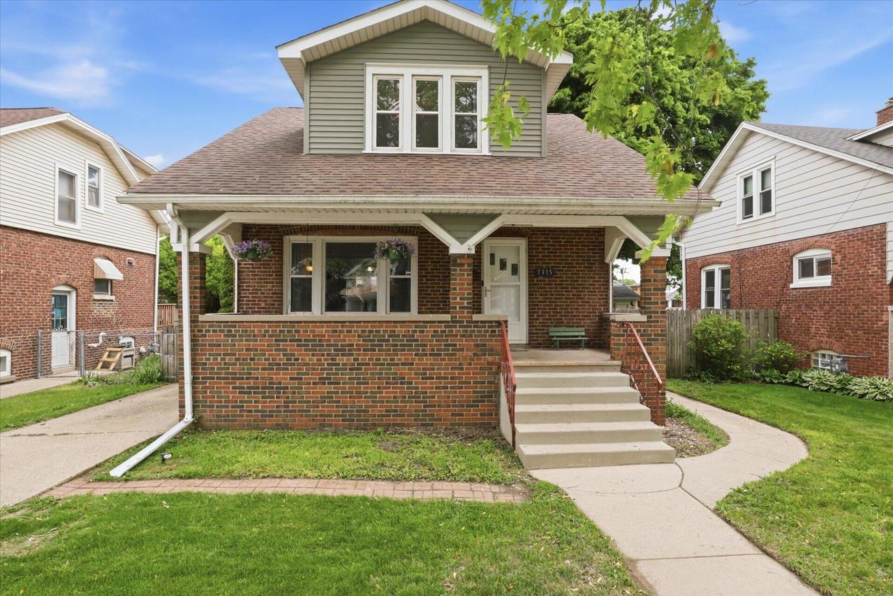 7315 10th Ave, Kenosha, WI 53143