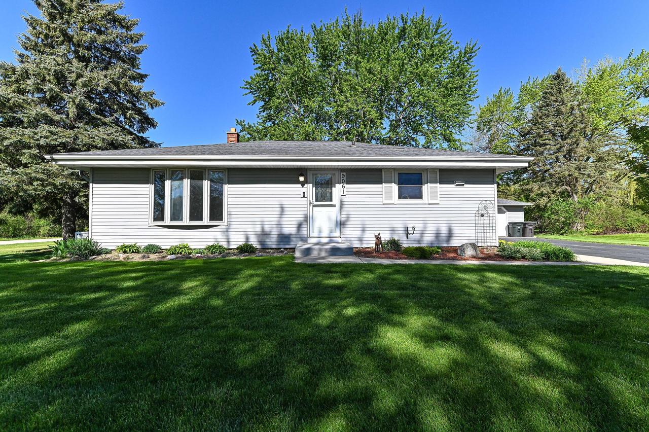 9061 S 83rd St, Franklin, WI 53132