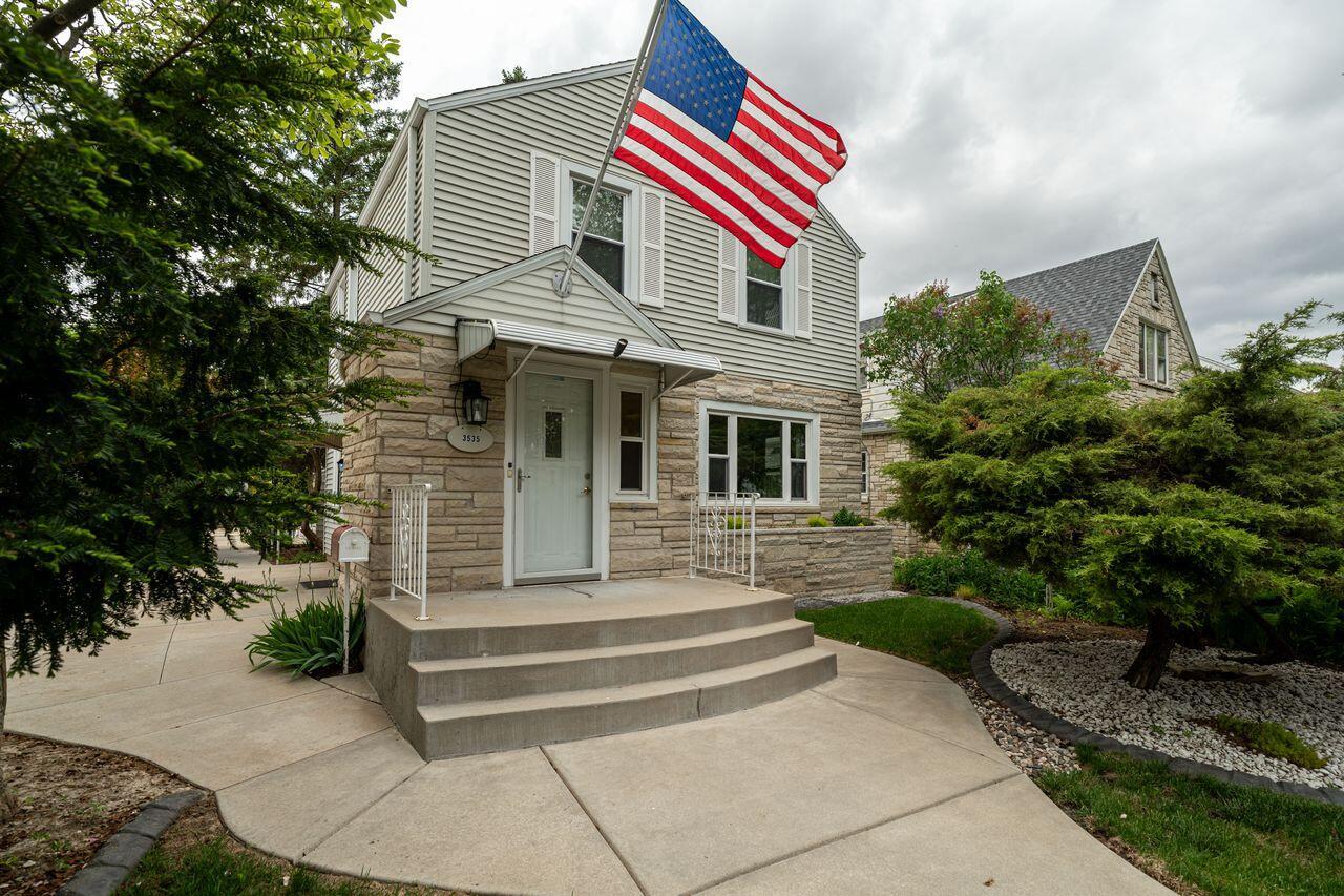 3535 S Pine Ave, Milwaukee, WI 53207