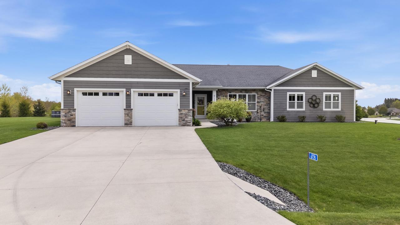 6735 Lone Oak Dr, Wilson, WI 53081