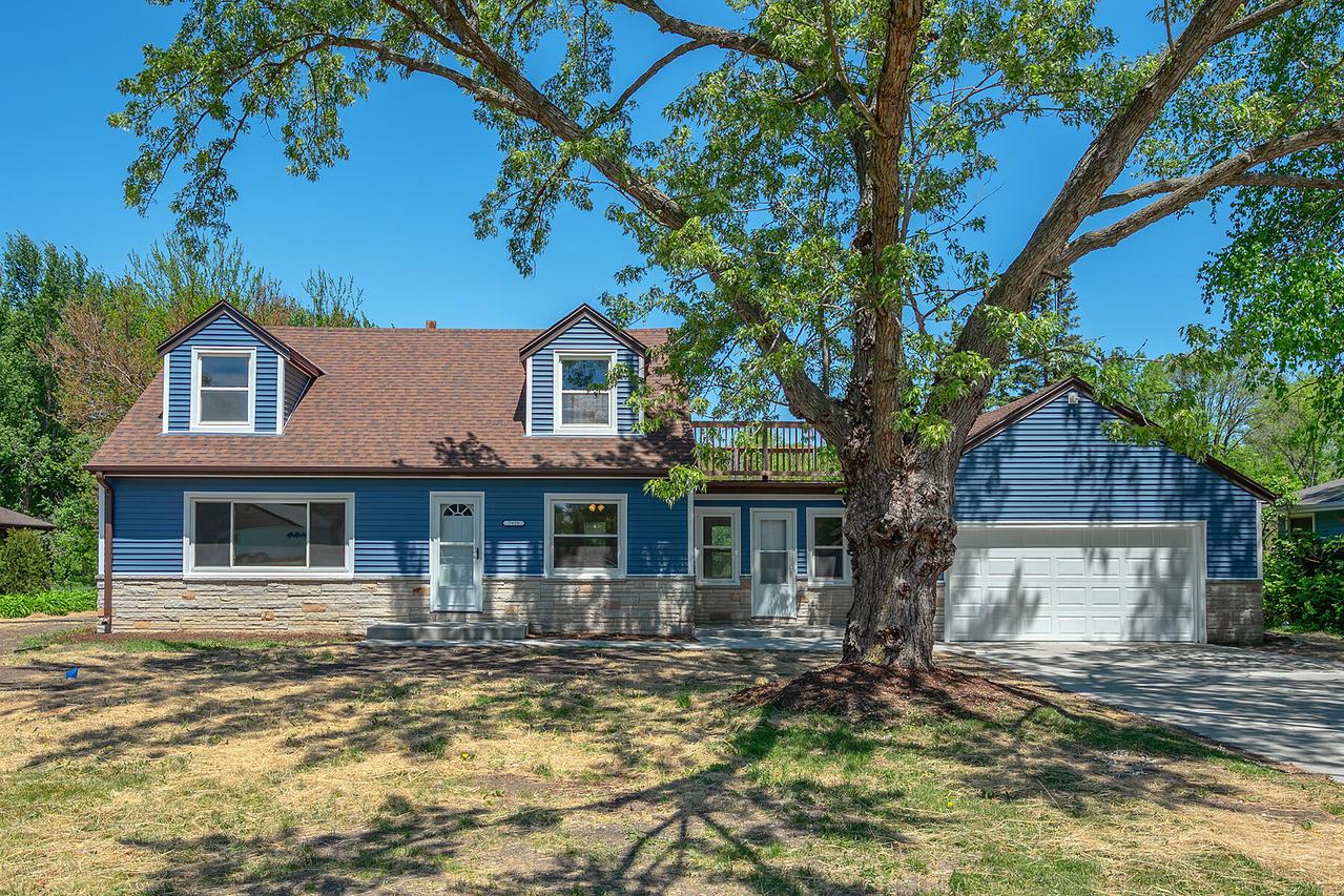 7920 W Puetz Rd, Franklin, WI 53132