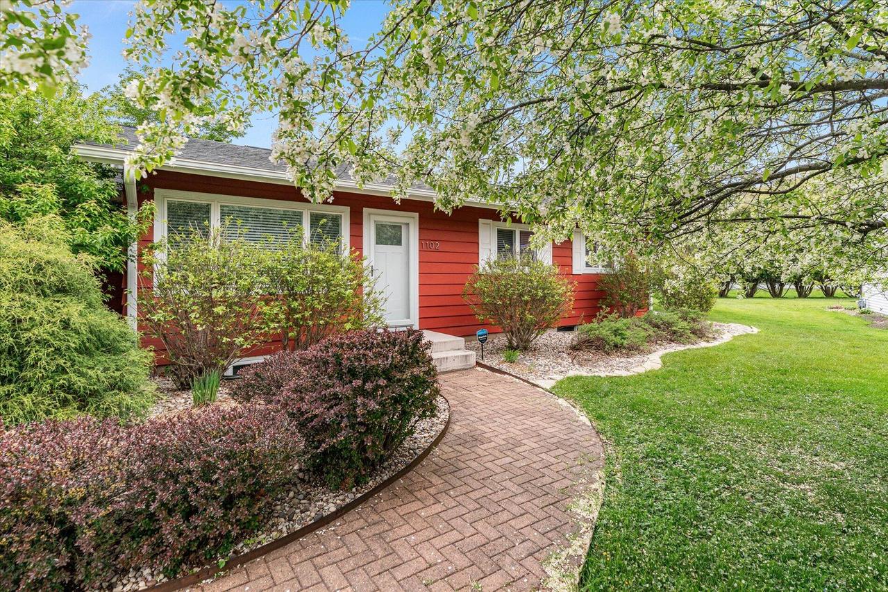 1102 Nancy Ct, La Crosse, WI 54601