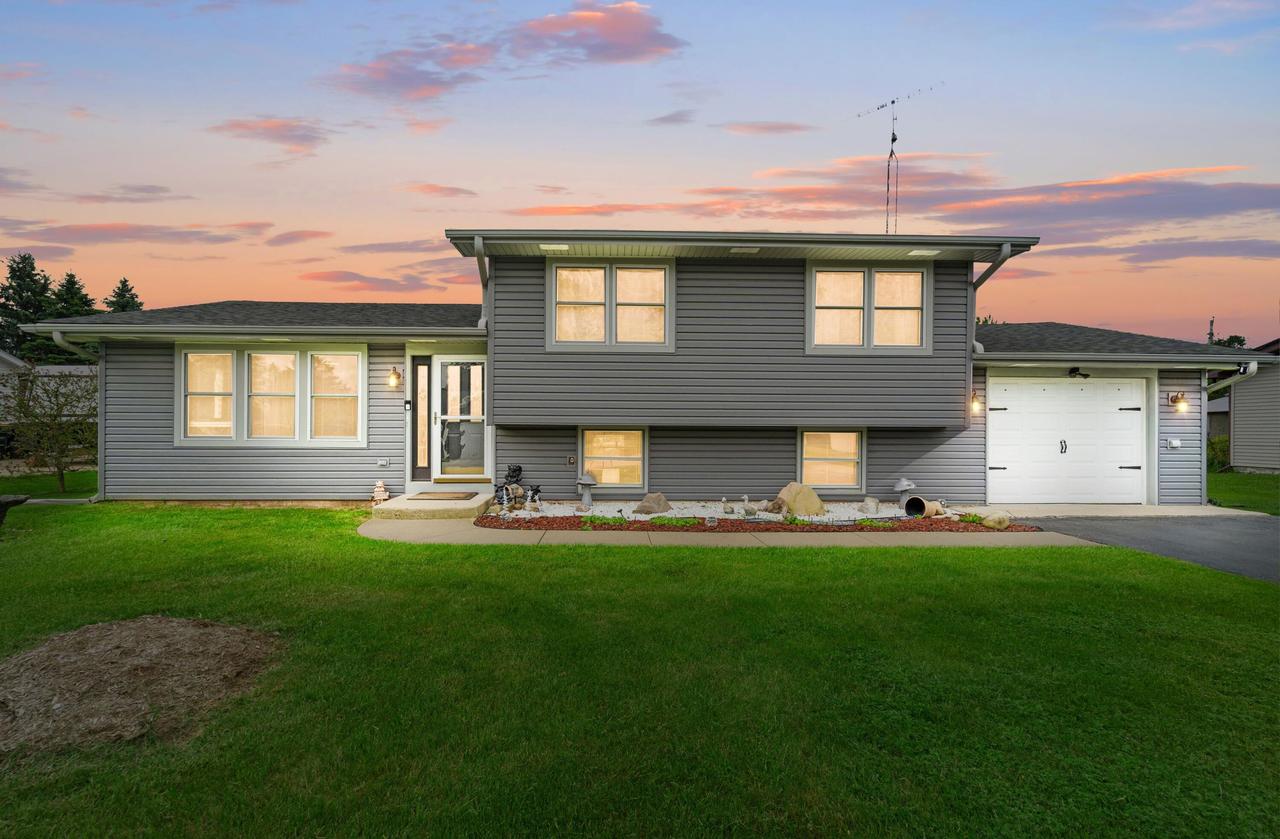1937 Willow Rd, Twin Lakes, WI 53181