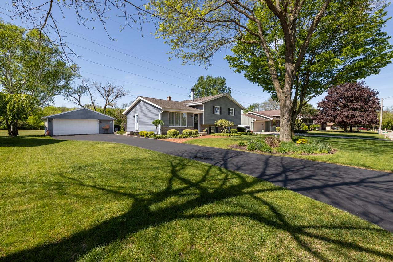 N67W23865 Linda Dr, Sussex, WI 53089
