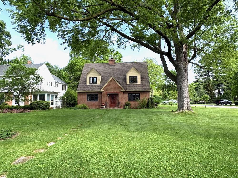 1881 Sherwood Dr, Beloit, WI 53511