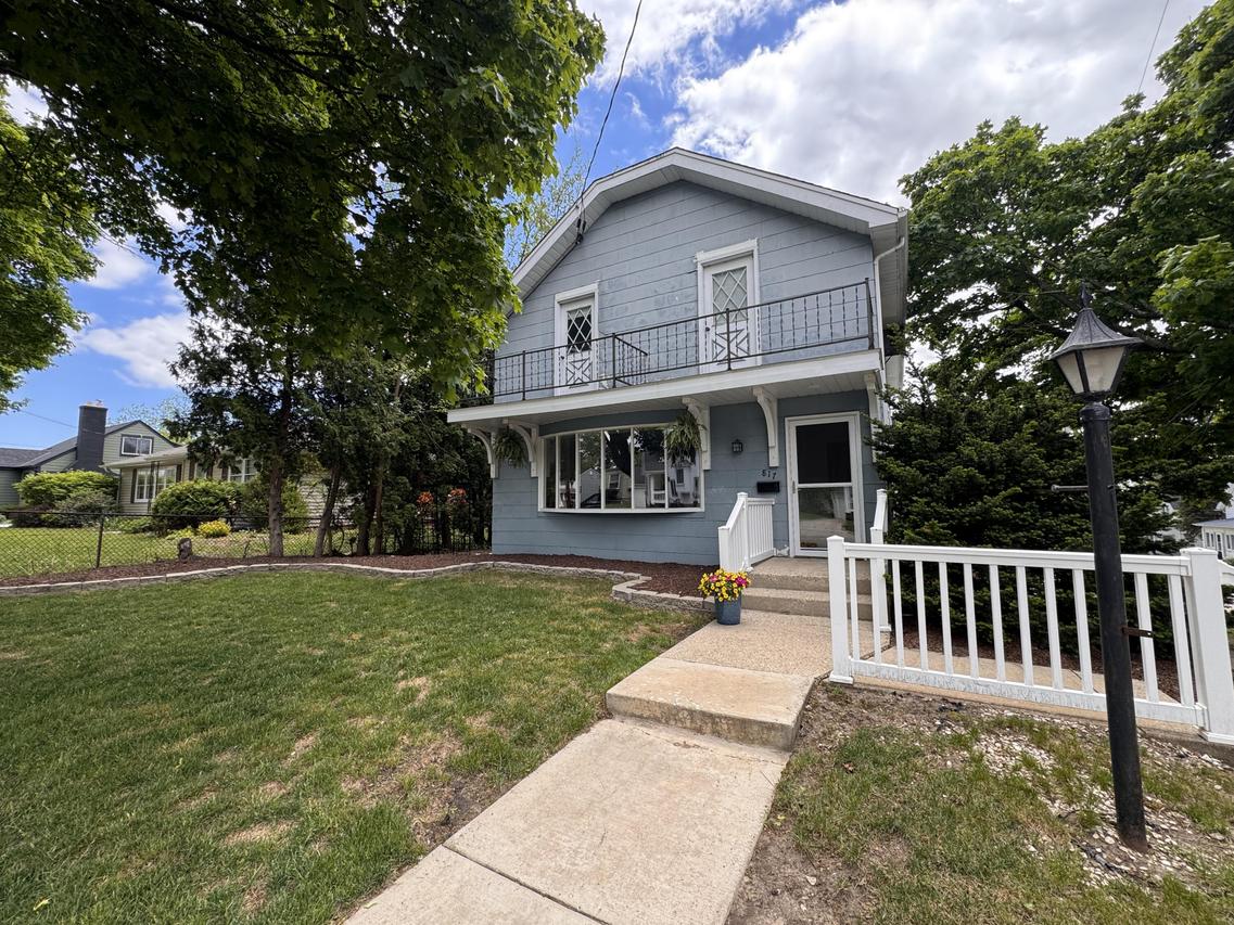 817 Chicago Ave, Waukesha, WI 53188