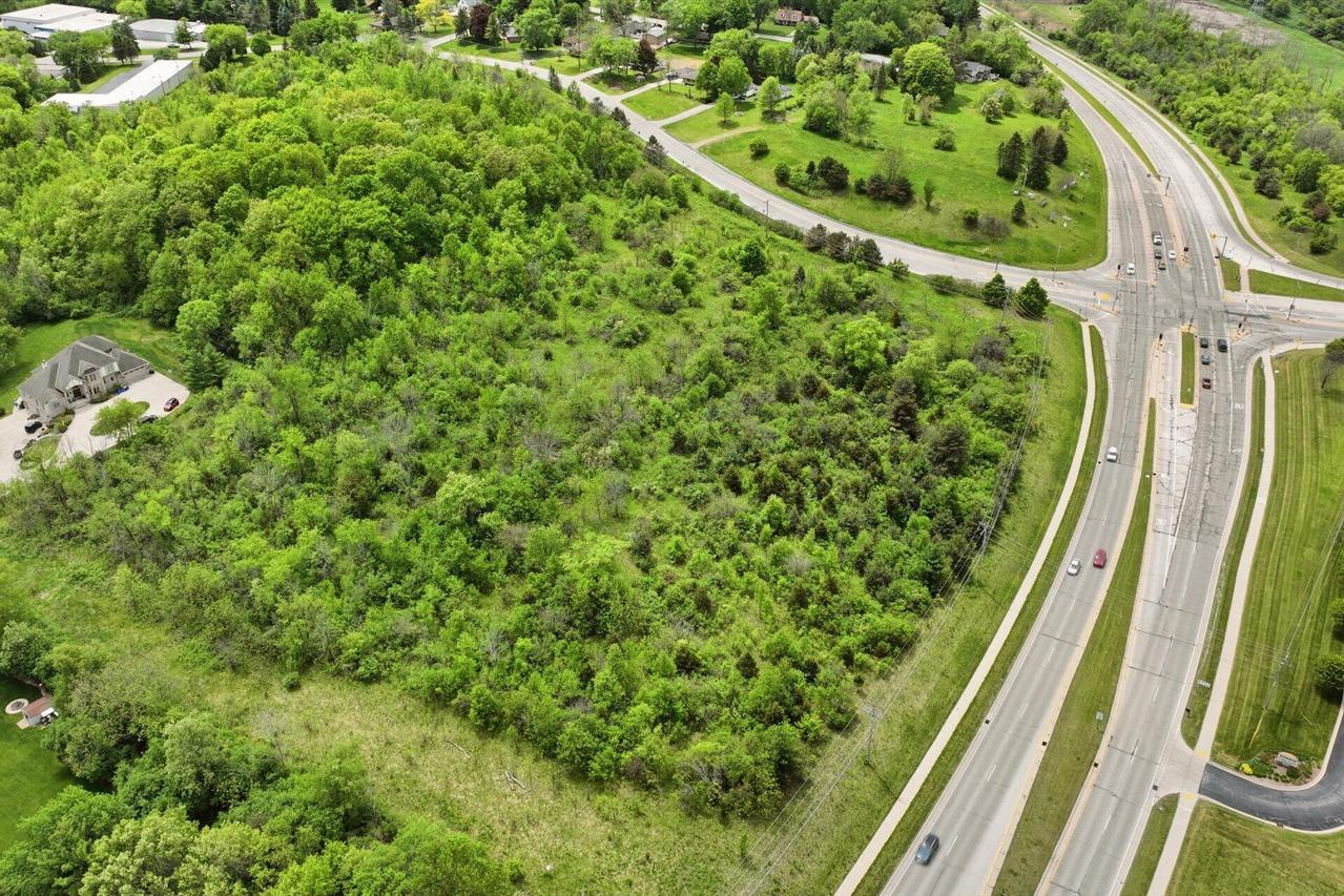 20355 W Greenfield Ave, New Berlin, WI 53146