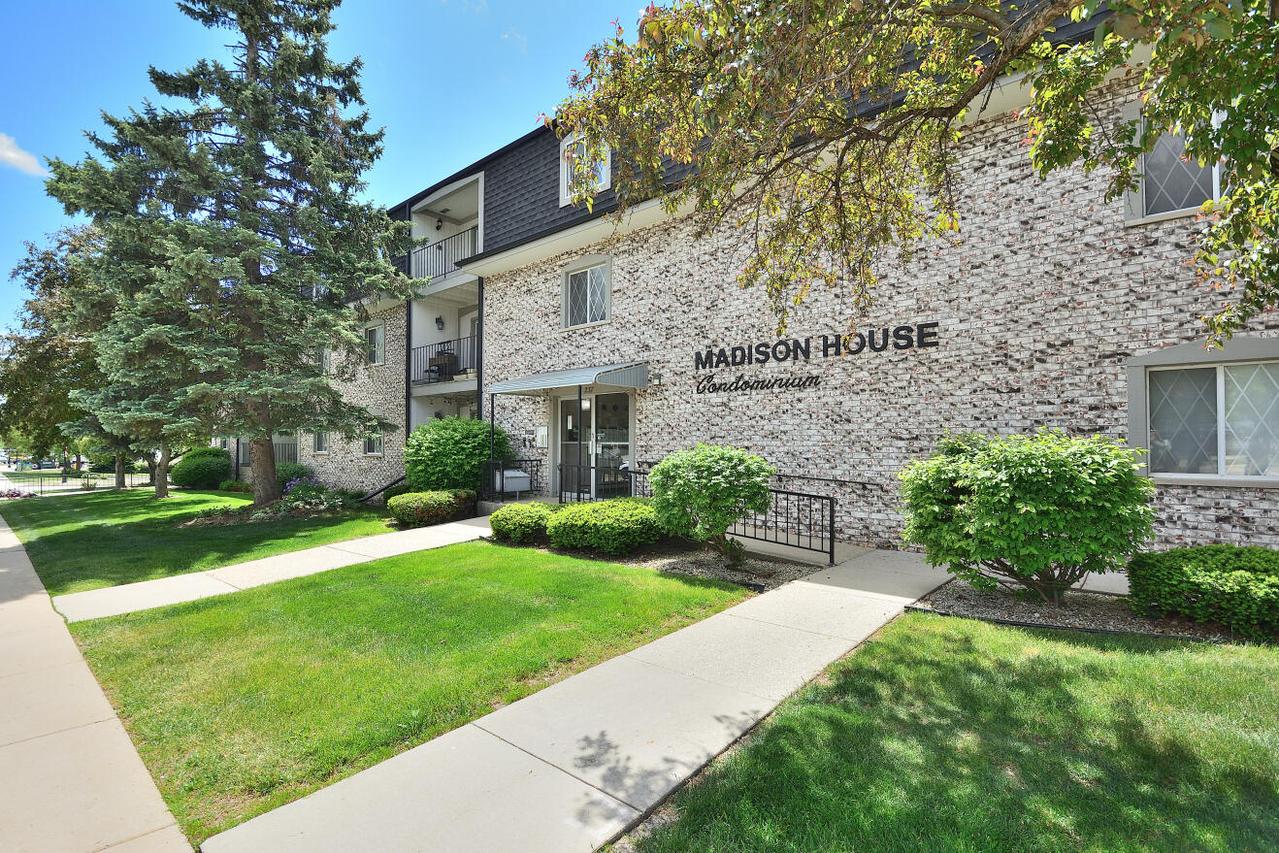 237 Madison St #52, Waukesha, WI 53188