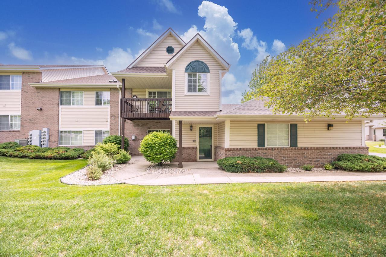 6906 Dale Dr #21, Caledonia, WI 53402