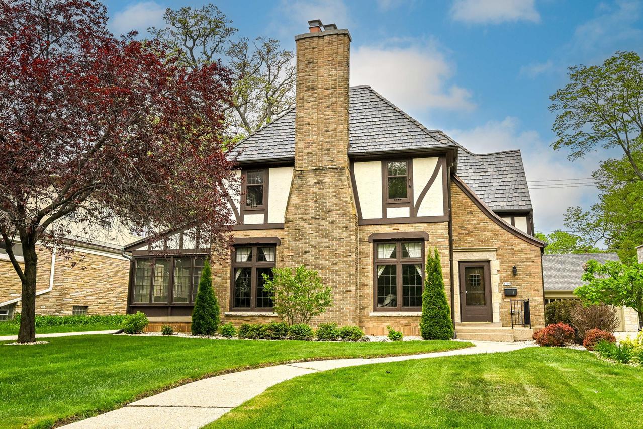 4709 N Cramer St, Whitefish Bay, WI 53211