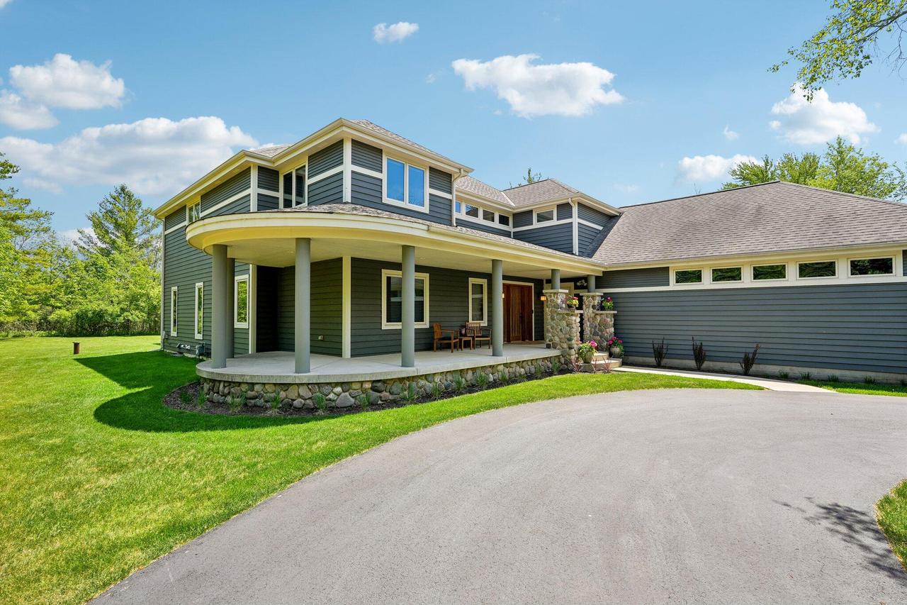 12302 N Madero Dr, Mequon, WI 53092
