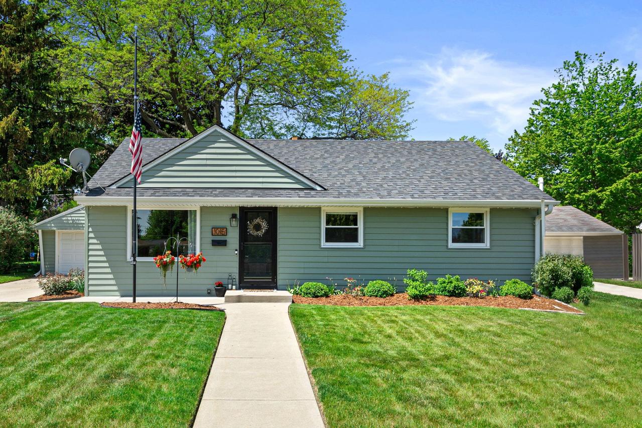 1015 5th Ave, Grafton, WI 53024