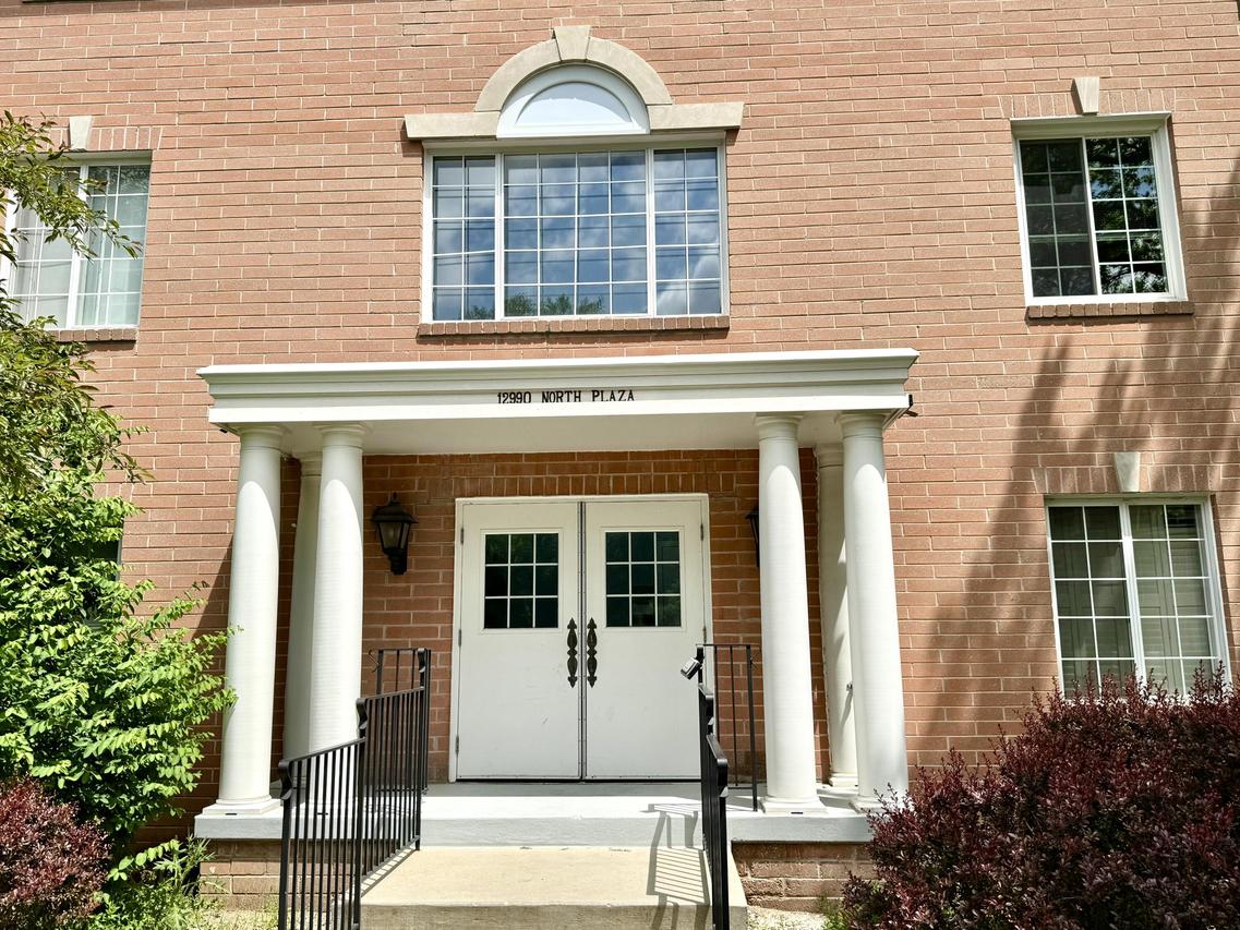 12990 W Bluemound Rd #103, Elm Grove, WI 53122