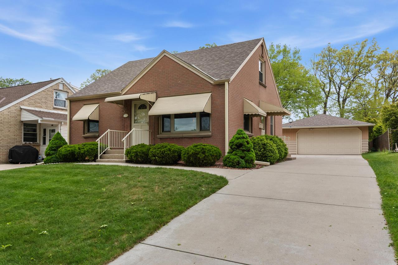 162 W Allerton Ave, Milwaukee, WI 53207