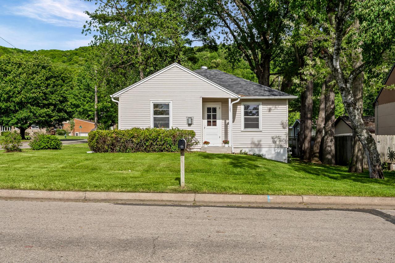 1301 30th St, La Crosse, WI 54601