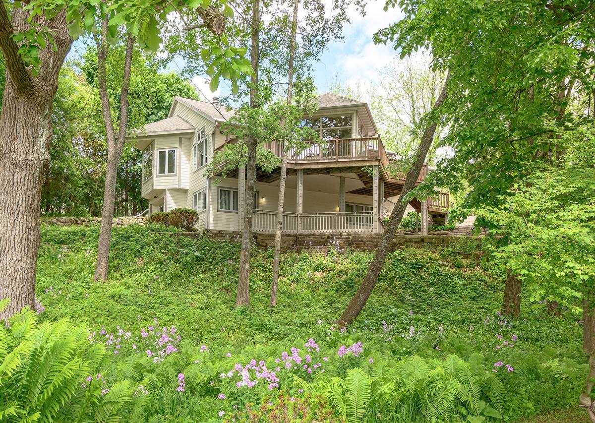 N6209 Helena St, Lake Mills, WI 53551