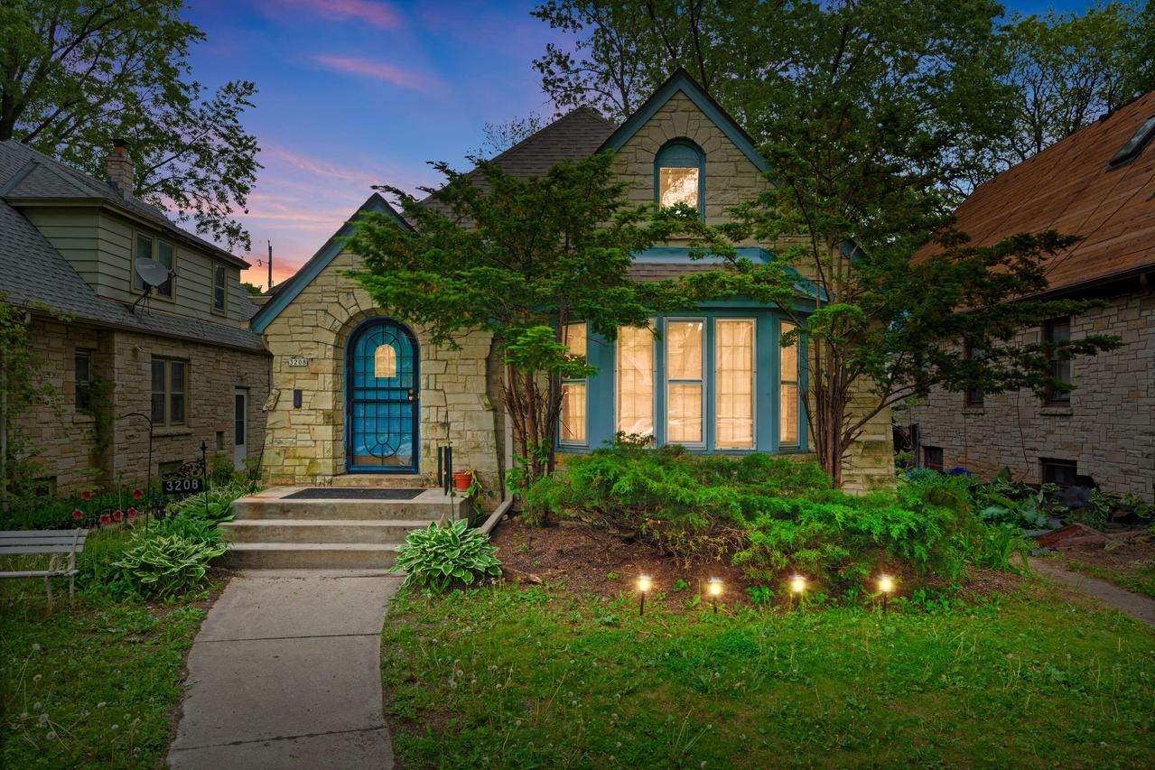 3208 N 50th St, Milwaukee, WI 53216