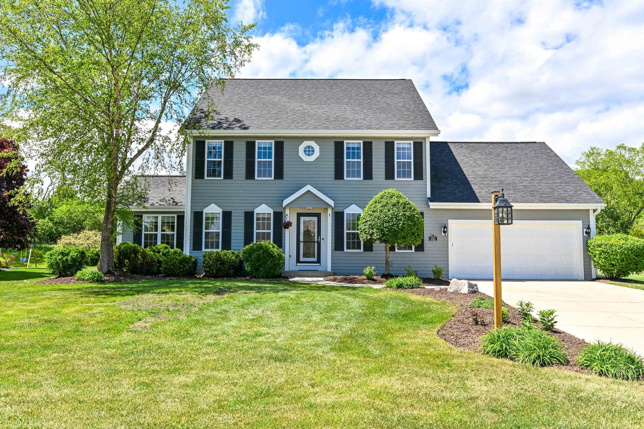 W231N7953 Martin Ct, Sussex, WI 53089