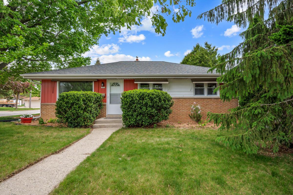 7210 W Morgan Ave, Milwaukee, WI 53220
