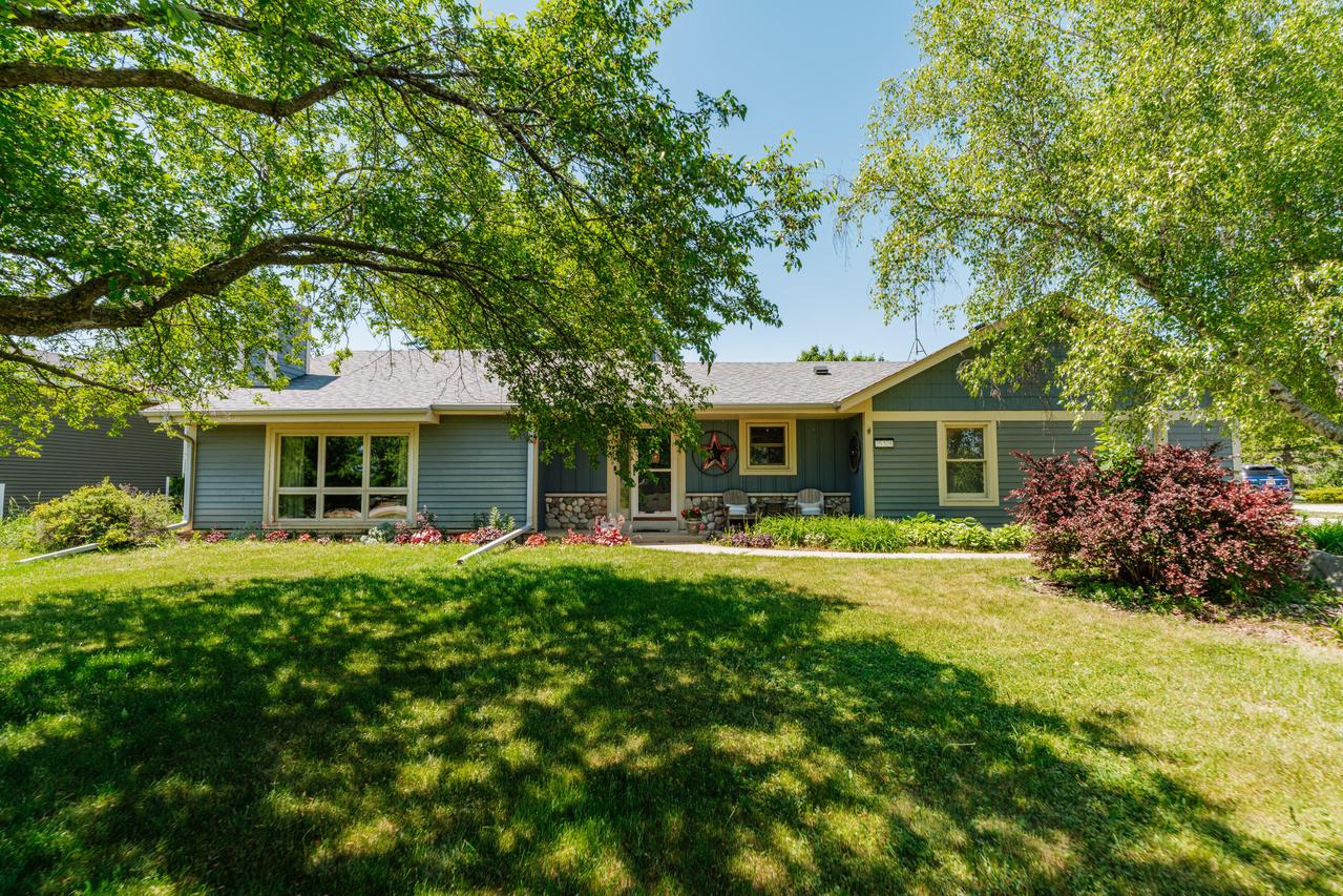 25326 W Loomis Rd, Norway, WI 53185