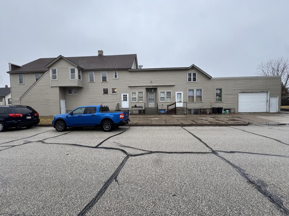 1729 S 12th St, Sheboygan, WI 53081