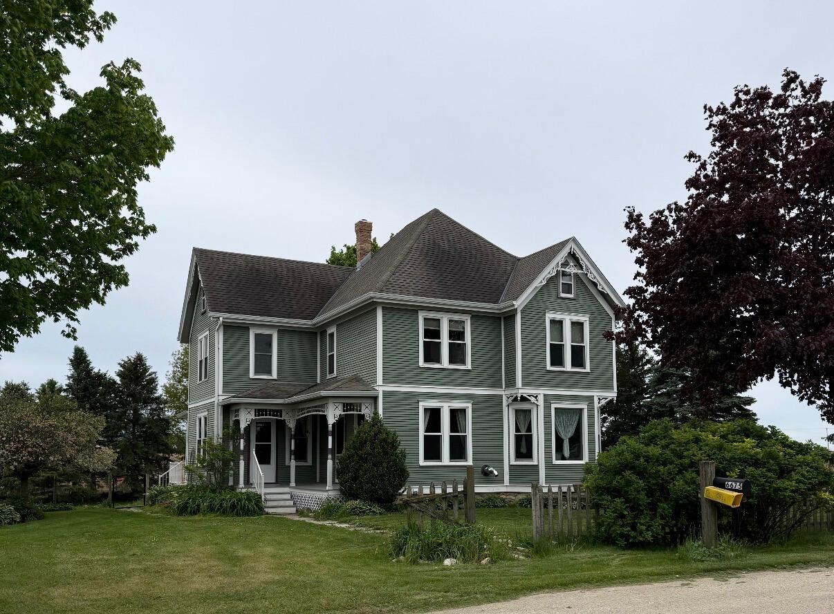 6675 Sunset Dr, Addison, WI 53002