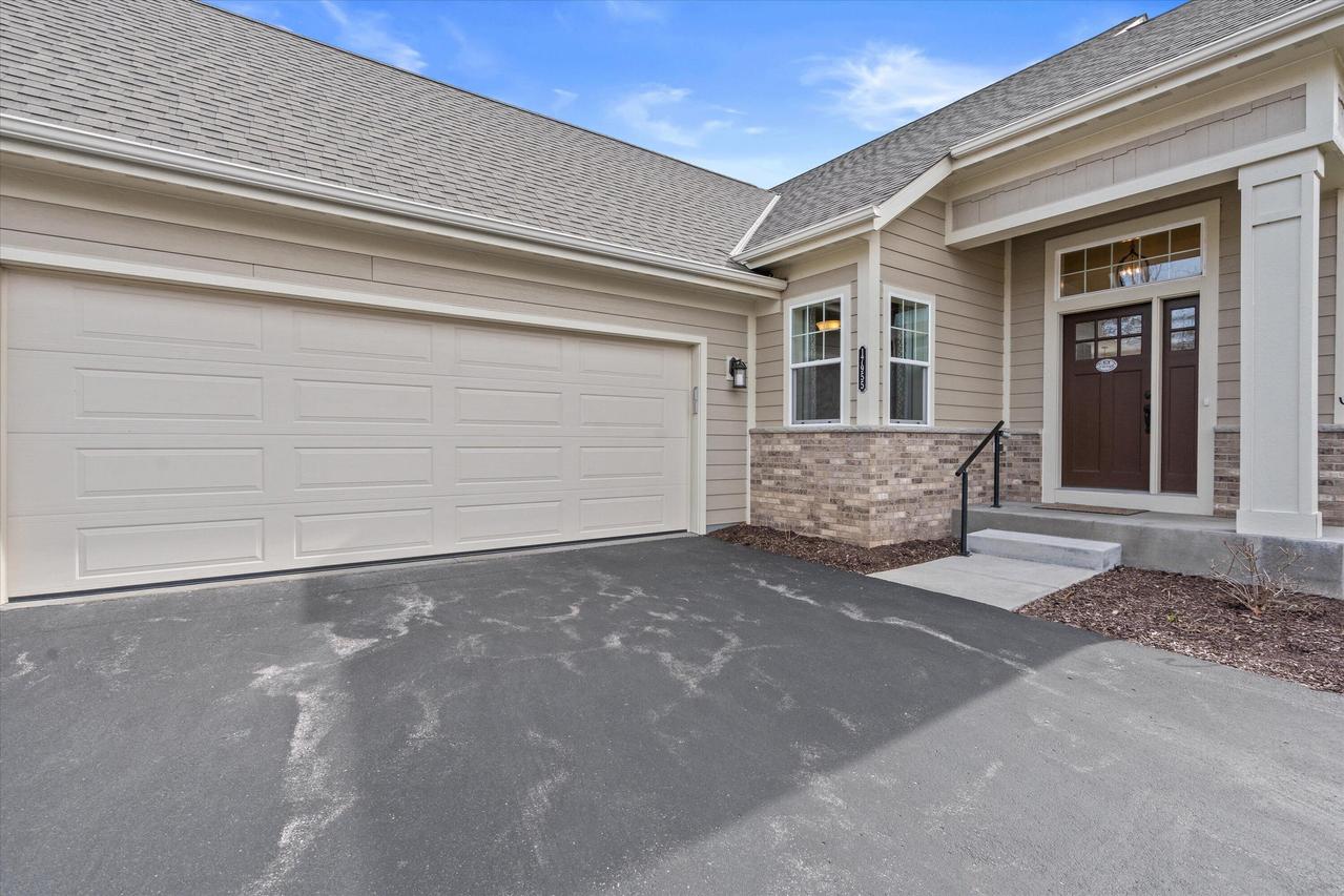 17955 Ashlea Dr #10, Brookfield, WI 53045