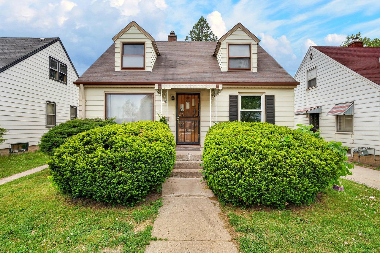 4455 N Teutonia Ave, Milwaukee, WI 53209
