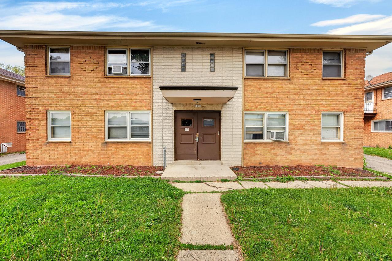 5412 W Mill Rd, Milwaukee, WI 53218