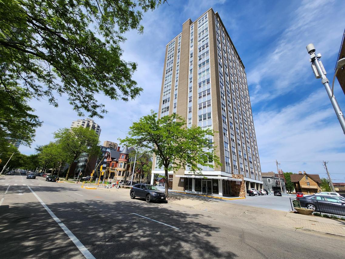 1707 N Prospect Ave #16D, Milwaukee, WI 53202