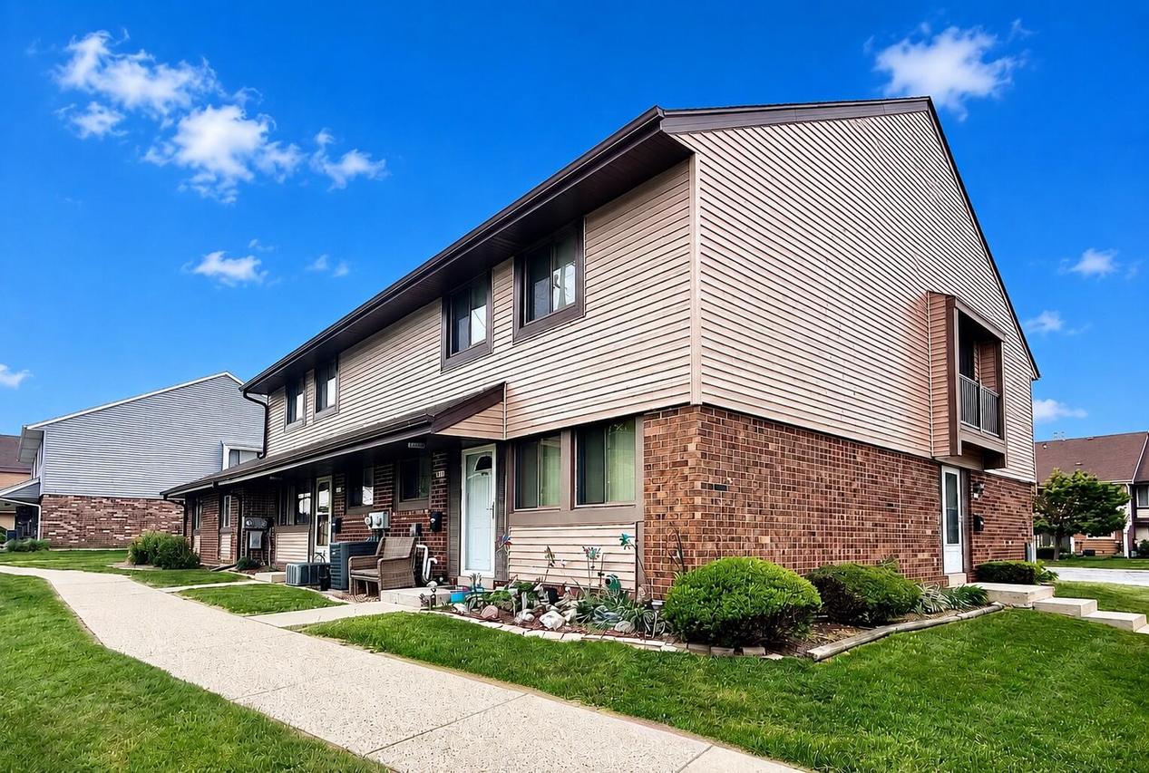 6324 S 20th St, Milwaukee, WI 53221