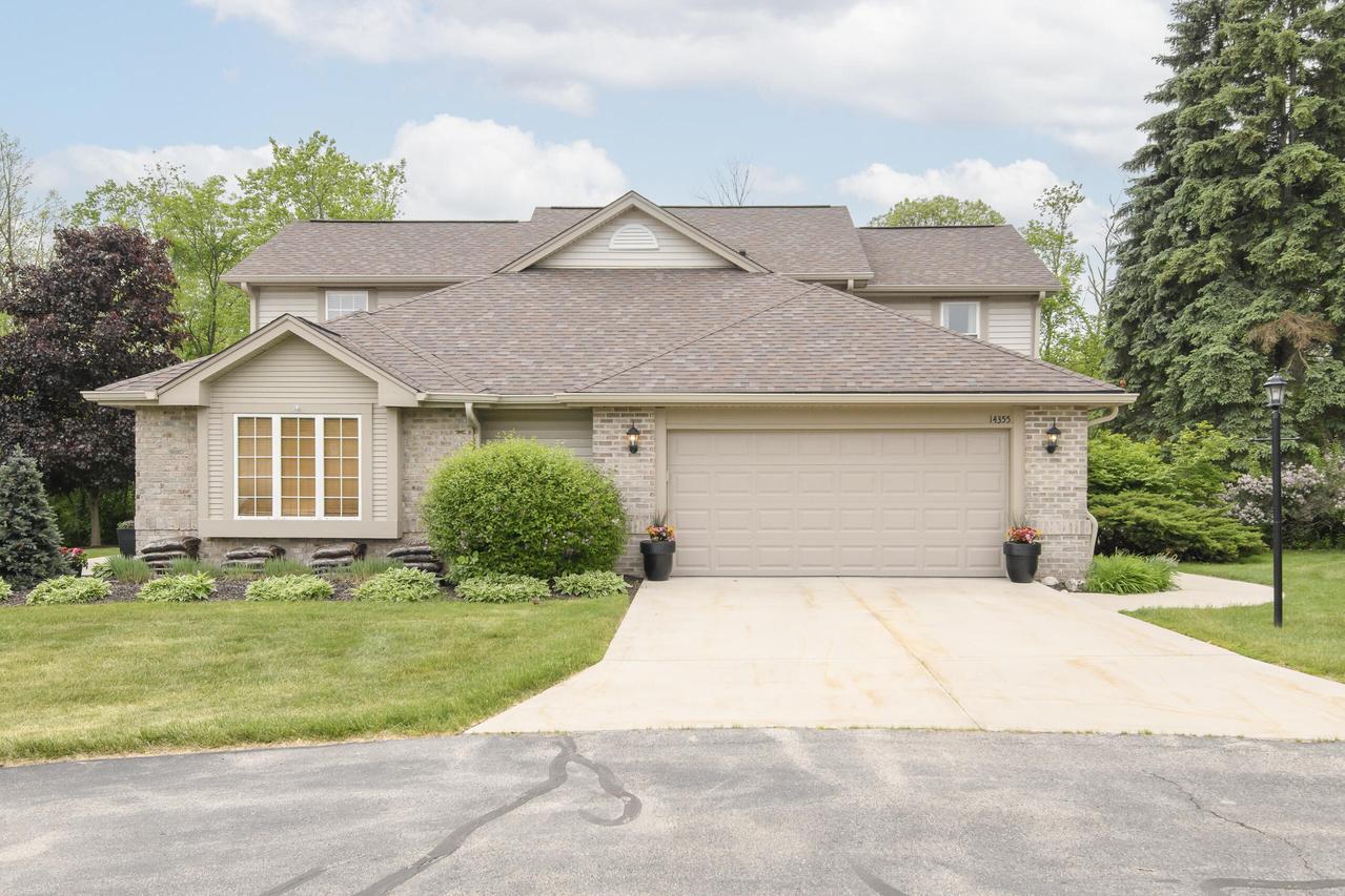 14355 W Lenox Dr, New Berlin, WI 53151
