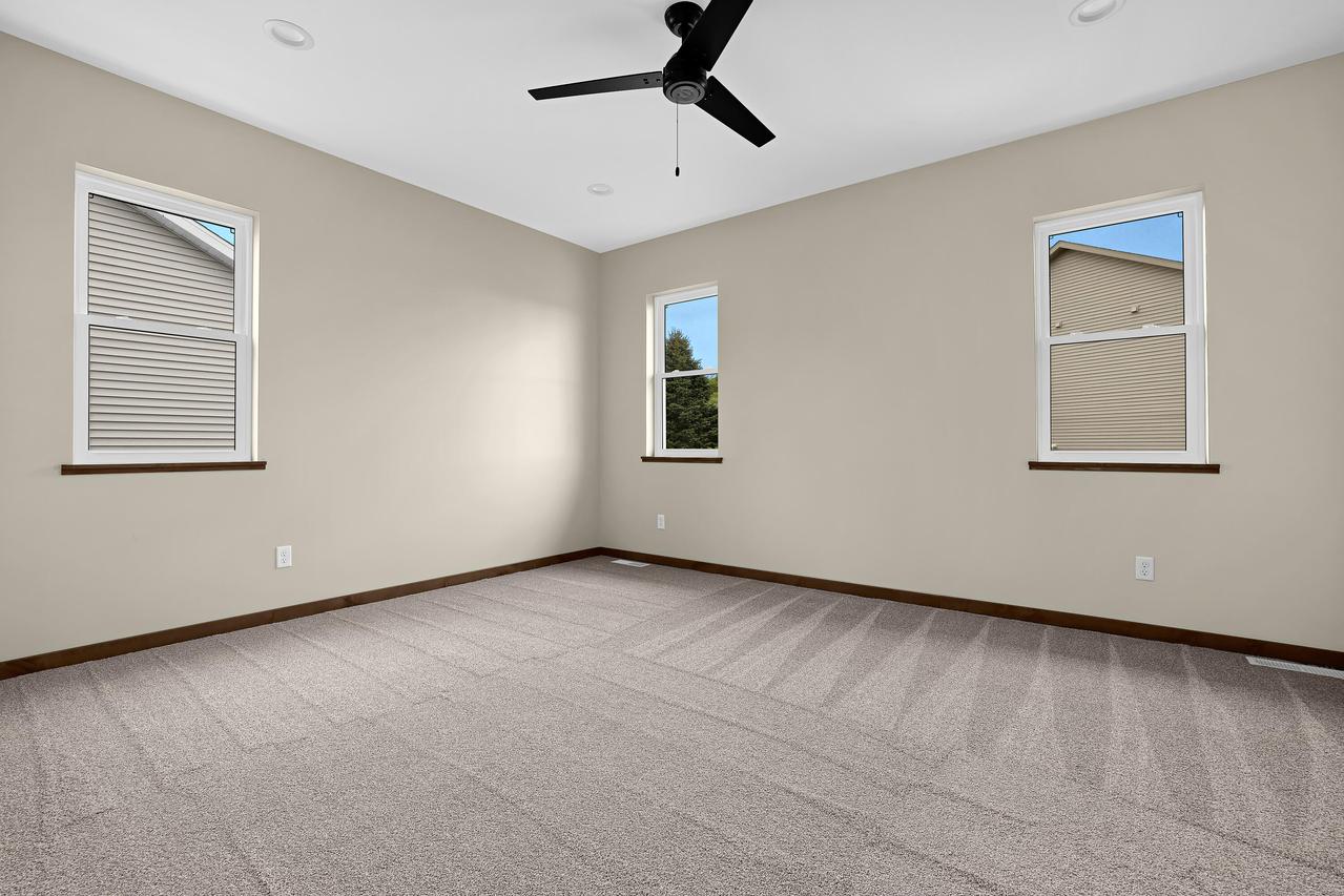 21590 Somerset Down Ln, Galesville, WI 54630