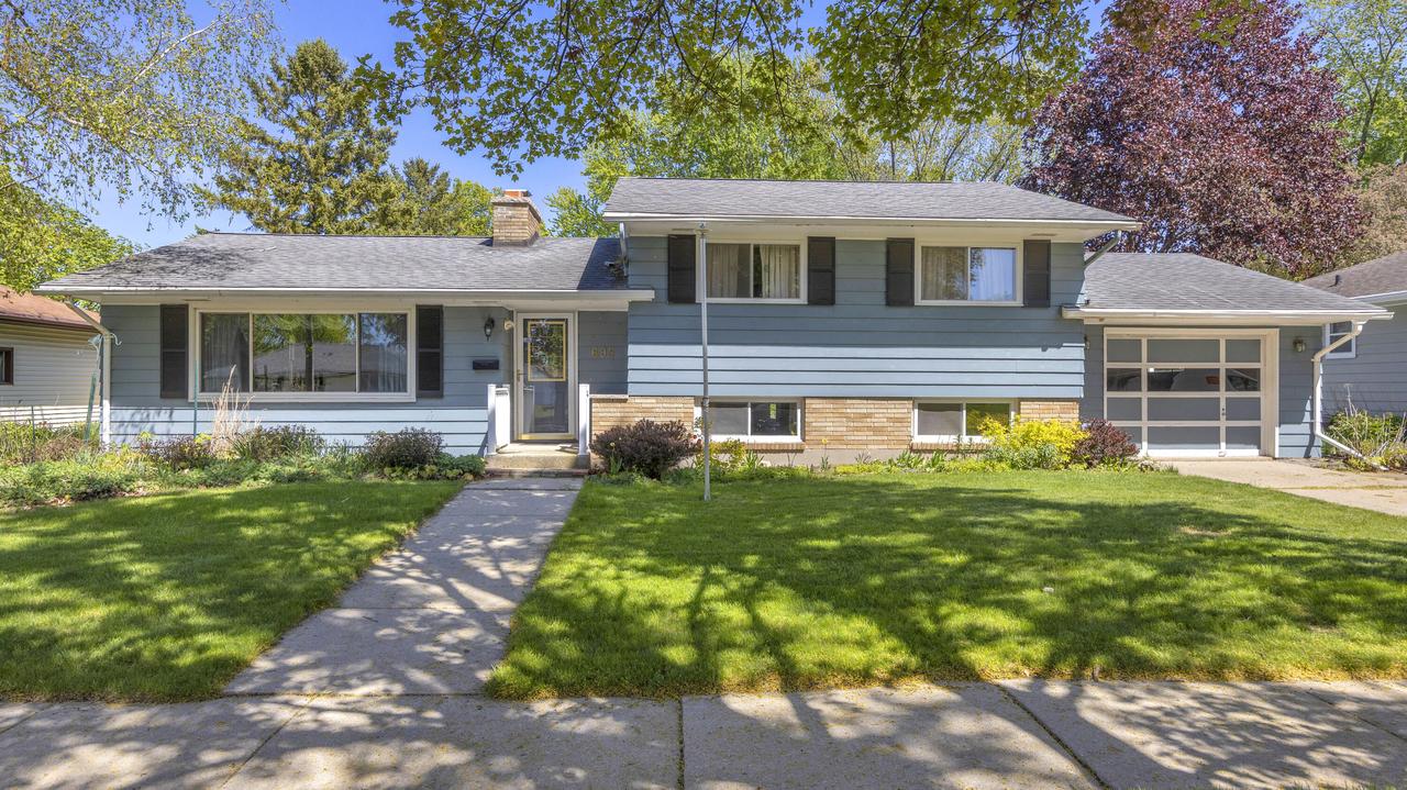 695 Bruce St, Fond Du Lac, WI 54935