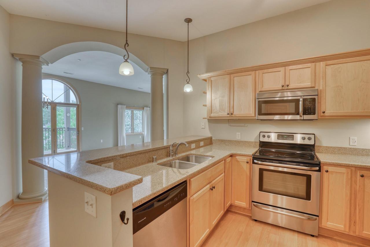 N51W34861 Wisconsin Ave #2110, Oconomowoc, WI 53069