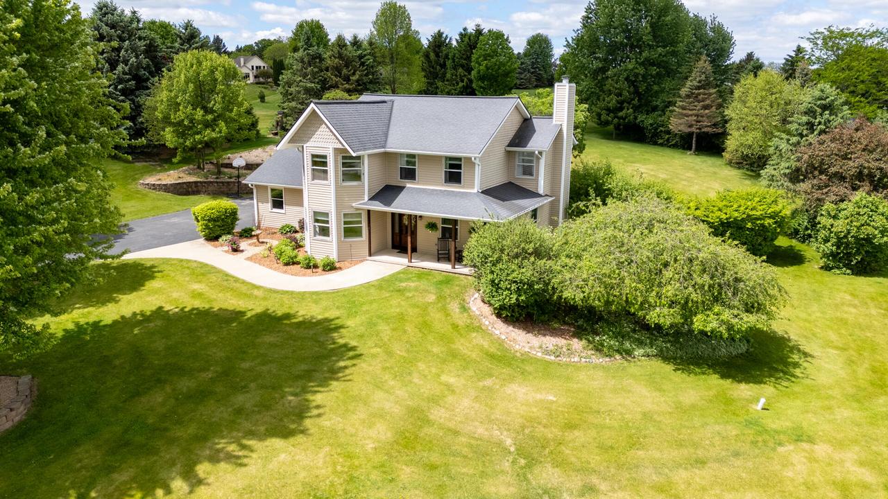 W301S2613 Jenna Ln, Genesee, WI 53188