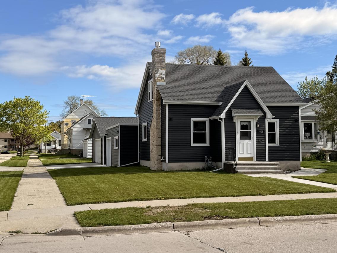 1924 24th St, Two Rivers, WI 54241